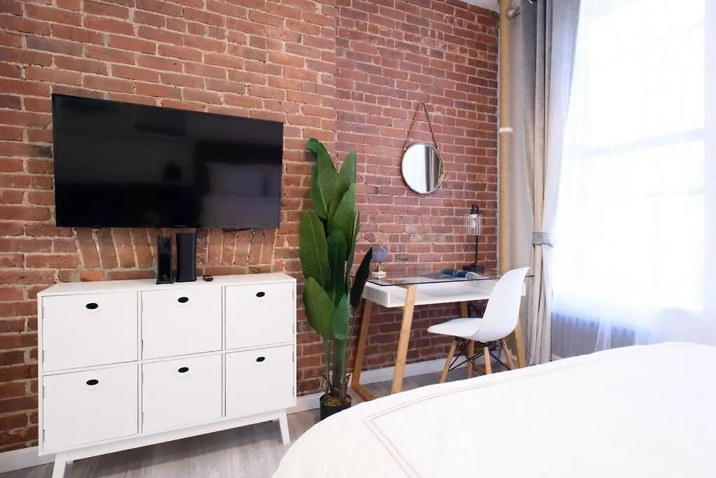 240-5 New Prime Location Studio W&D In Unit New York