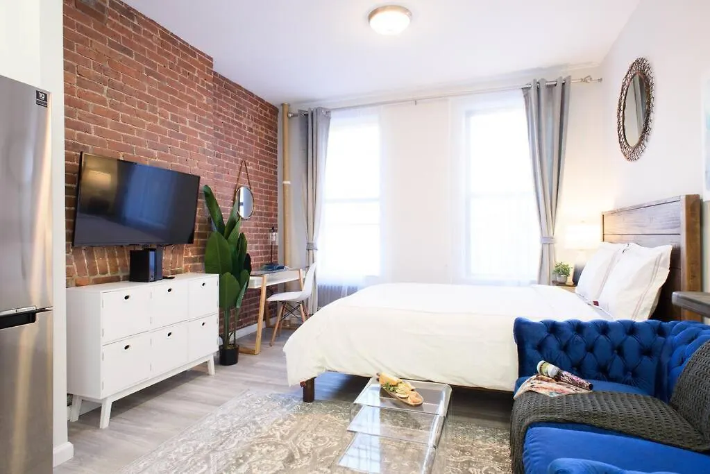 240-5 New Prime Location Studio W&D In Unit location