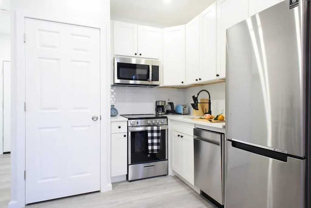 240-5 New Prime Location Studio W&D In Unit New York 0*,  United States